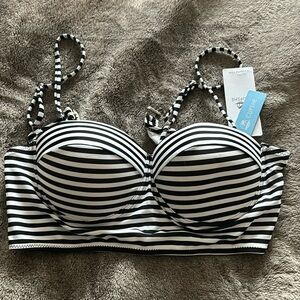 NWT Cupshe molded bikini top